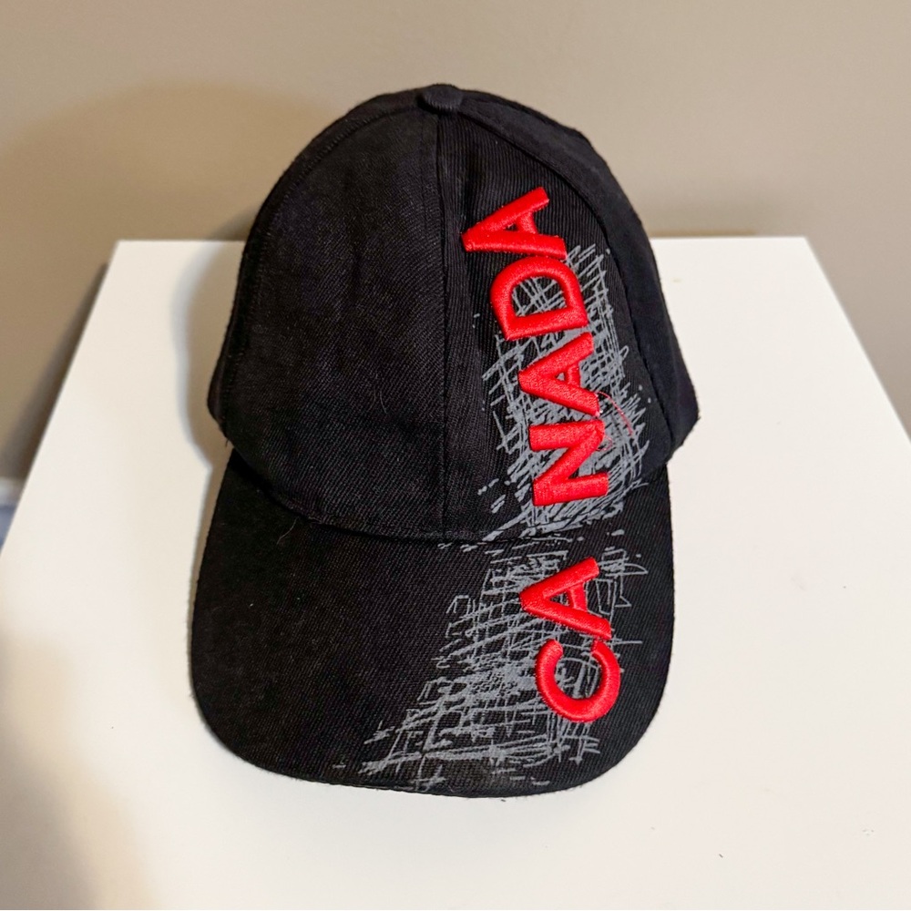 Canadian Baseball Cap Adjustable Embroidered Red Maple Leaf Golf Hat Unisex
